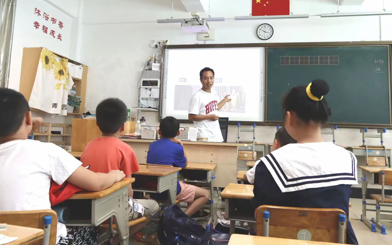新津钟公庙中心小学